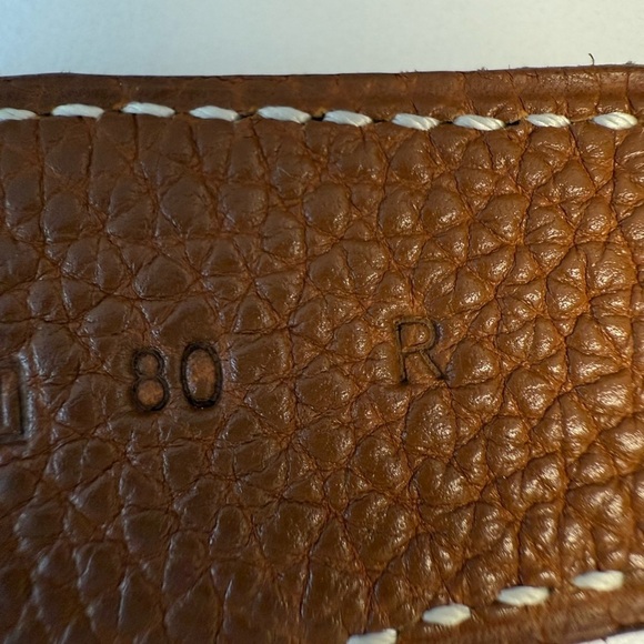 Hermes Women’s Reversible belt. Size 80. Excellent Condition.